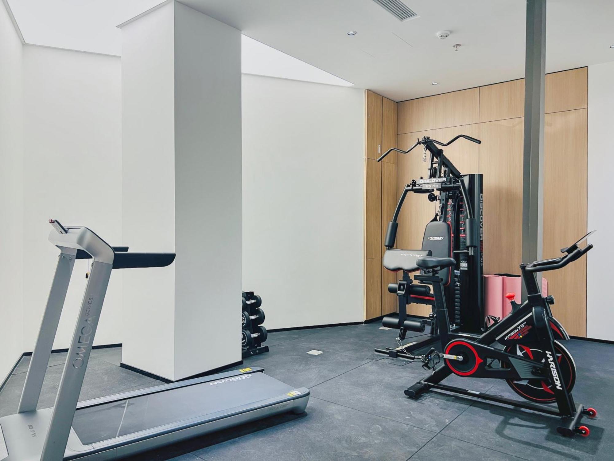 Dayin Garden Hotel -Near People'S Square & Nanjing Road-Large Social Area -Bar -Cafe -Gym -Free Laundry Luggage Storage -24H Front Desk-English Service Şanghay Dış mekan fotoğraf