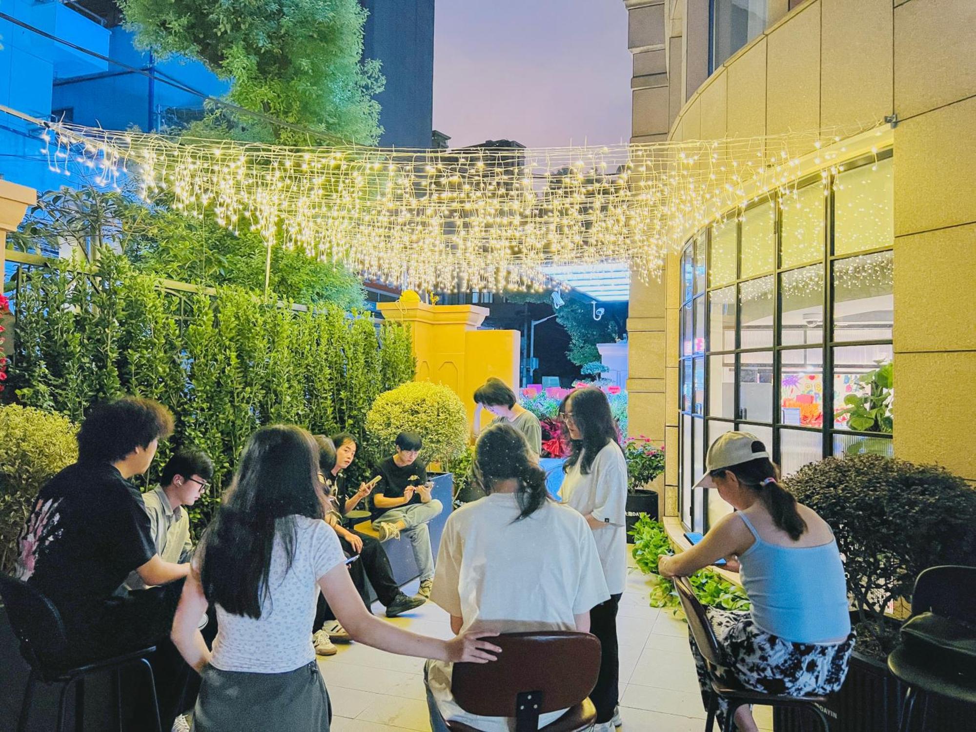 Dayin Garden Hotel -Near People'S Square & Nanjing Road-Large Social Area -Bar -Cafe -Gym -Free Laundry Luggage Storage -24H Front Desk-English Service Şanghay Dış mekan fotoğraf