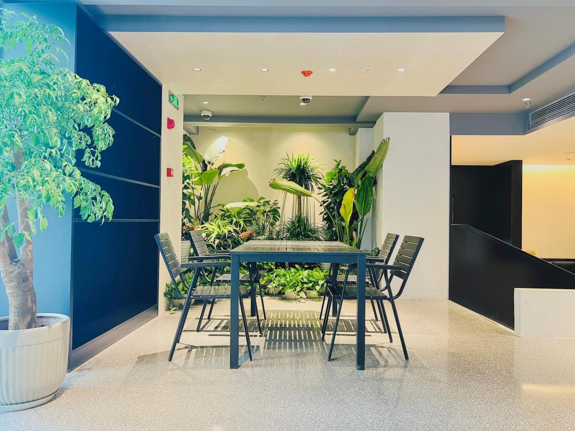 Dayin Garden Hotel -Near People'S Square & Nanjing Road-Large Social Area -Bar -Cafe -Gym -Free Laundry Luggage Storage -24H Front Desk-English Service Şanghay Dış mekan fotoğraf